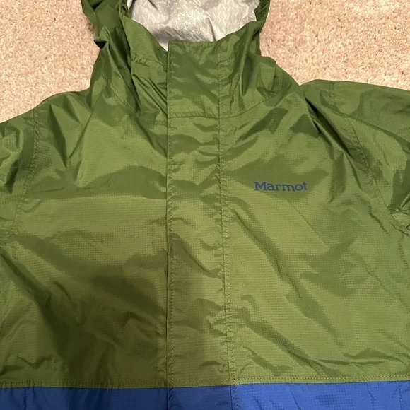 Marmot Kids PreCip Eco Jacket in Storm/Cilantro, size M.